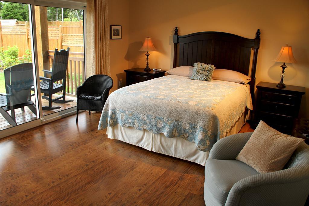 Ocean Mist Guesthouse Ucluelet Bilik gambar