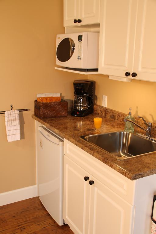 Ocean Mist Guesthouse Ucluelet Bilik gambar